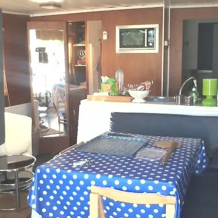 Bateau Houseboat Camille