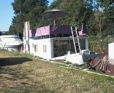 Bateau Houseboat Camille * Donchery